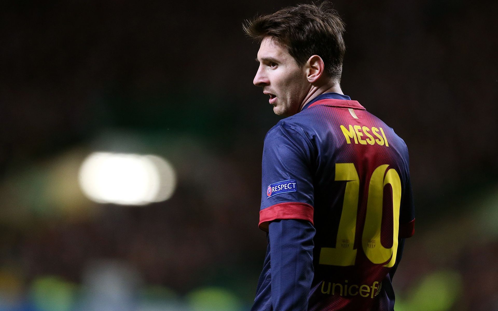 反复强调自 反复强调自