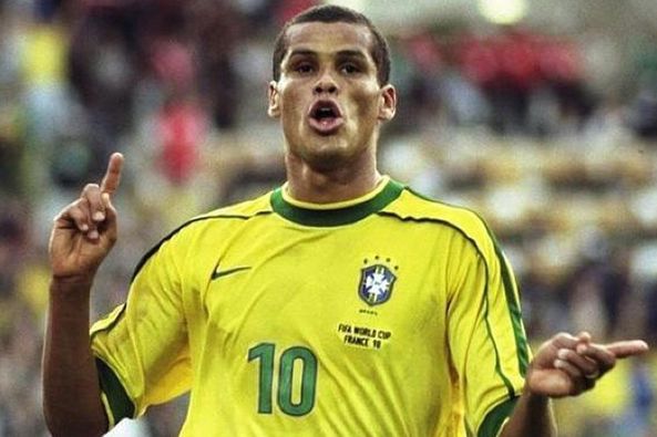 赛场上崭露 赛场上崭露