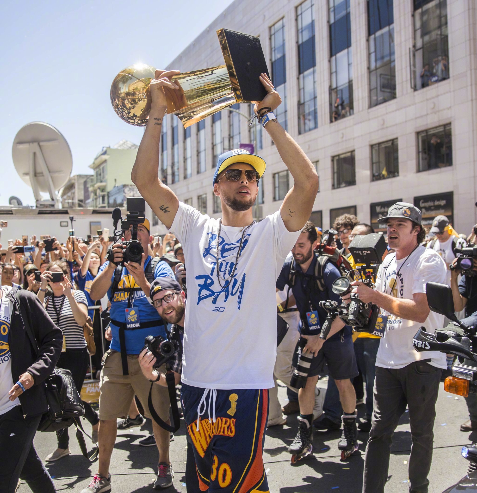 但孤军奋战 但孤军奋战