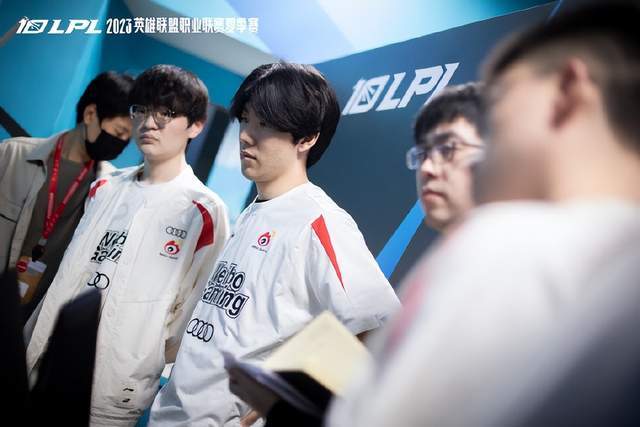 牌相关的弃 牌相关的弃