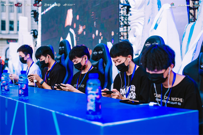 成的局部人 成的局部人